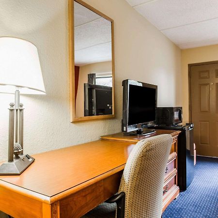 Rodeway Inn Charlotte Downtown Dış mekan fotoğraf