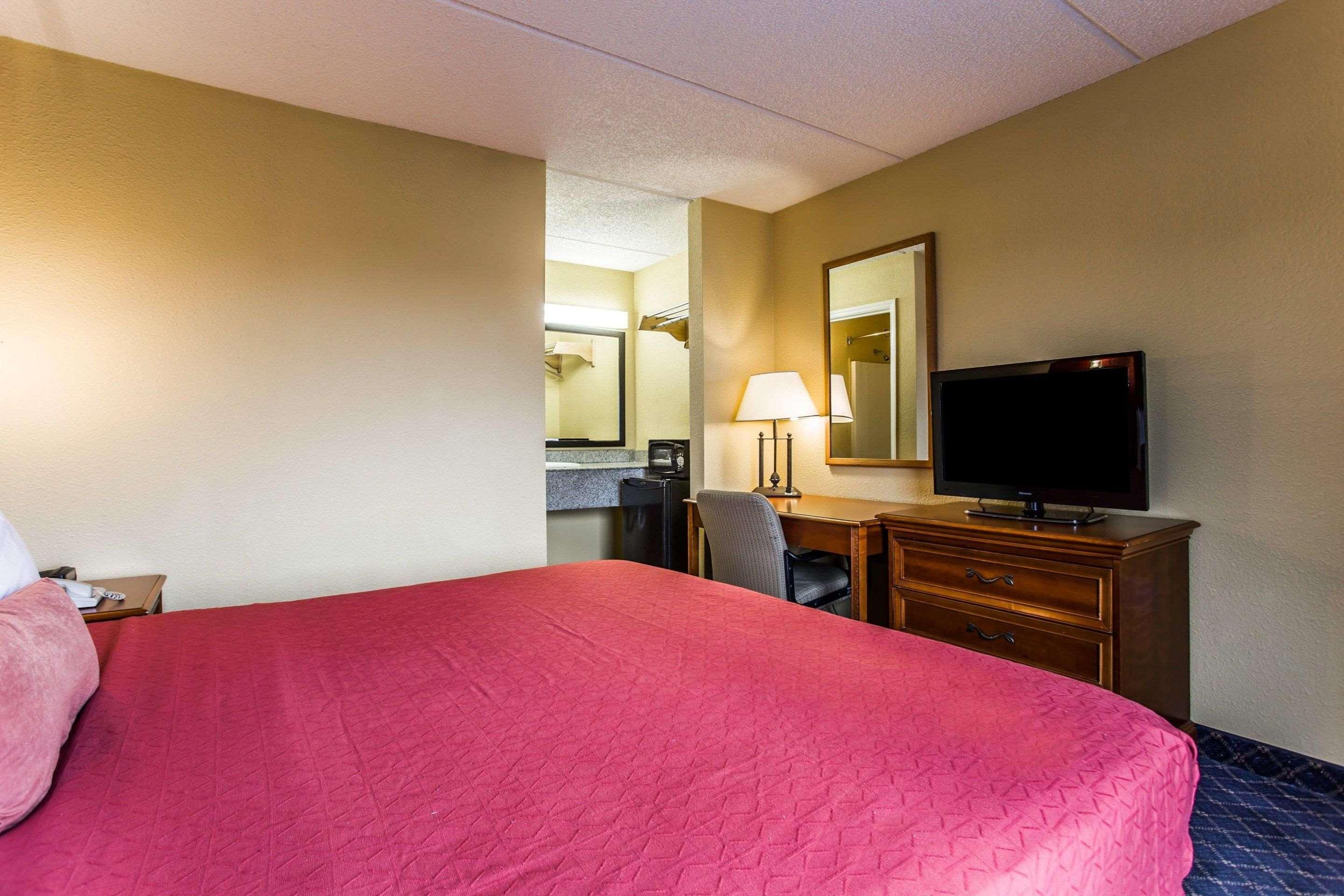 Rodeway Inn Charlotte Downtown Dış mekan fotoğraf