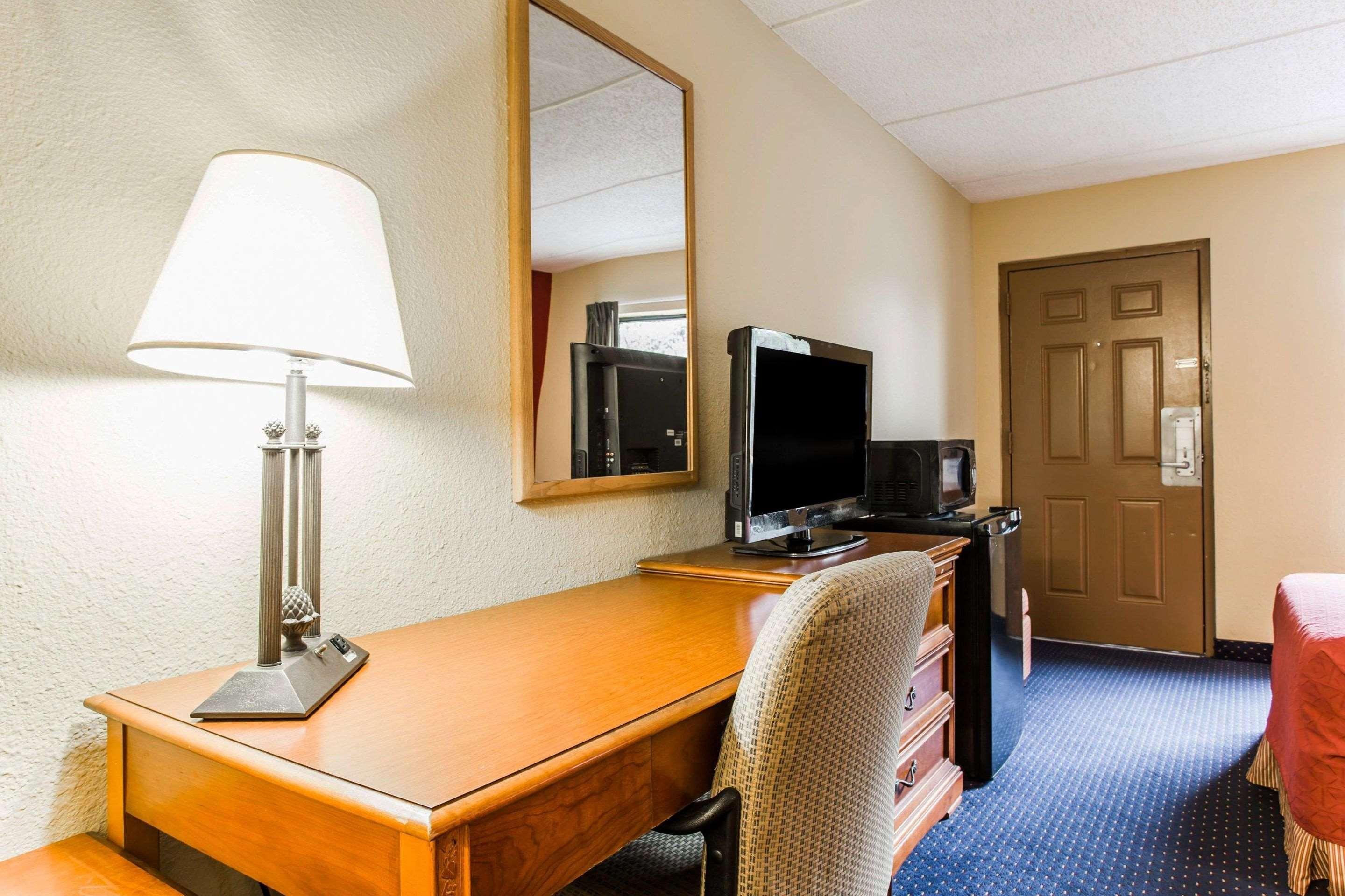 Rodeway Inn Charlotte Downtown Dış mekan fotoğraf