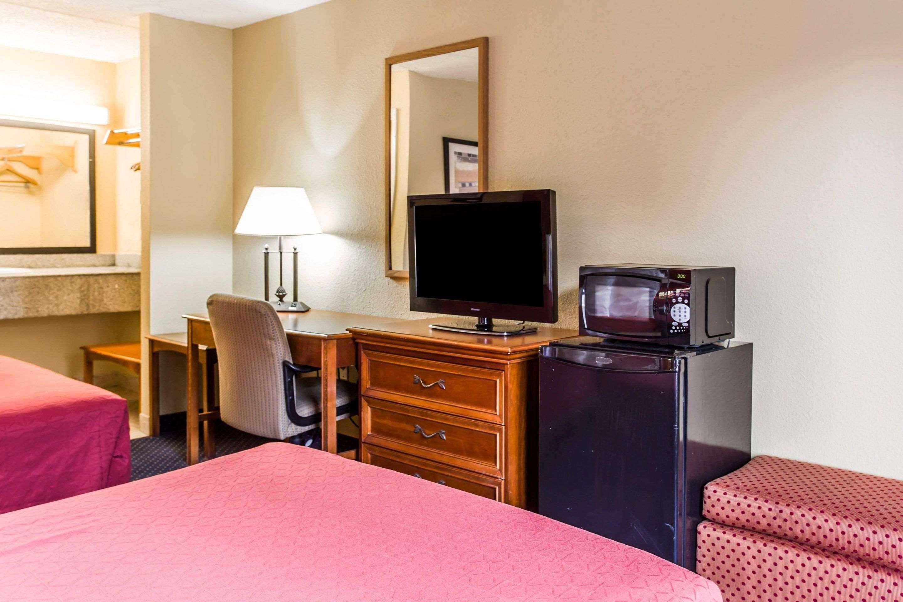 Rodeway Inn Charlotte Downtown Dış mekan fotoğraf