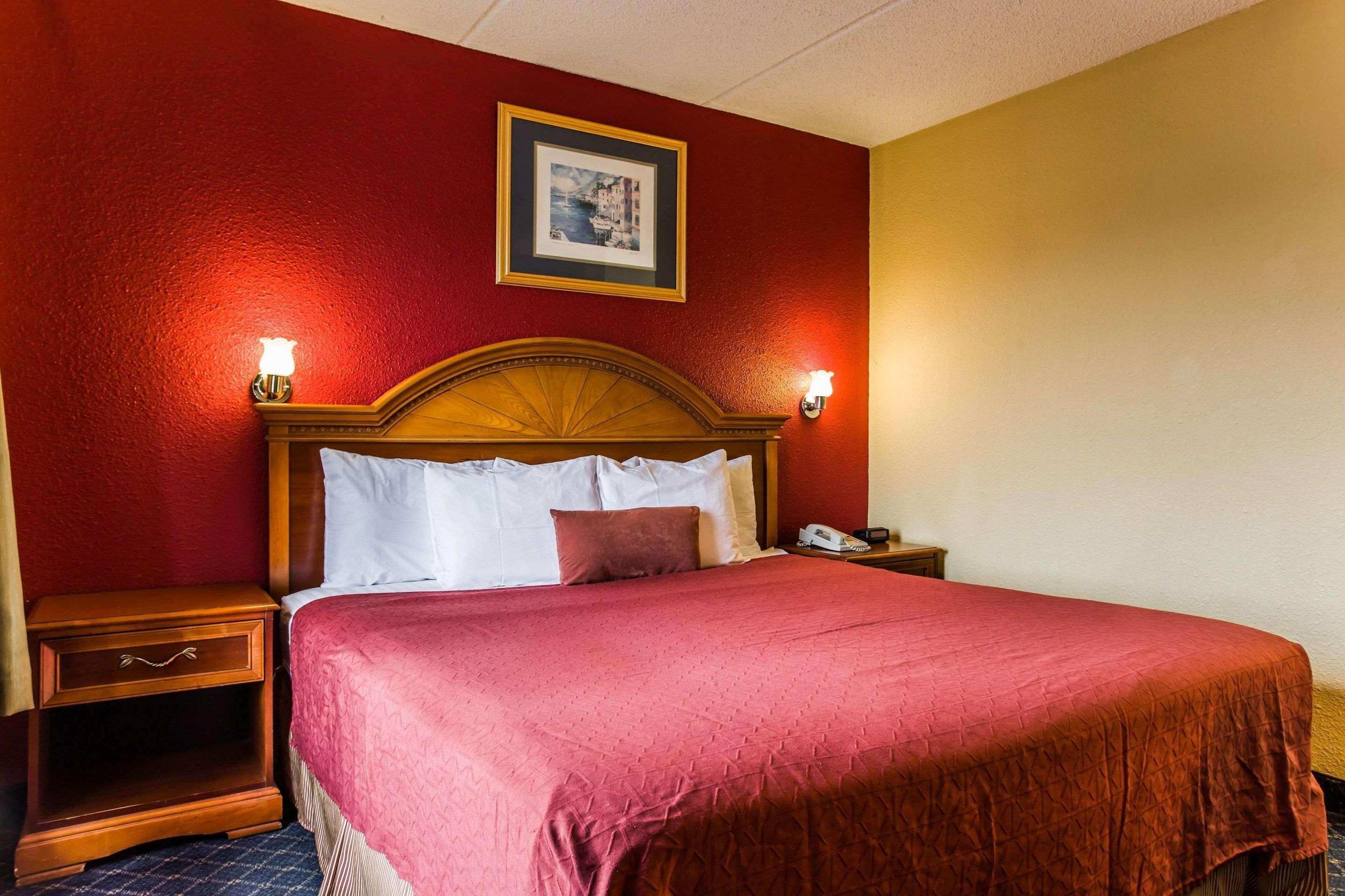 Rodeway Inn Charlotte Downtown Dış mekan fotoğraf